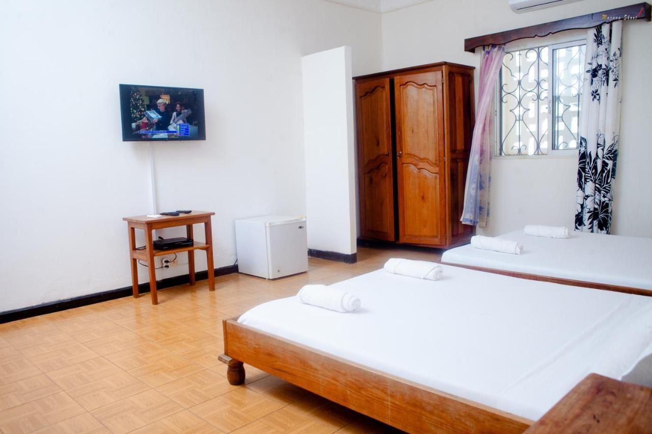 Lotus Hotel Antsiranana Екстериор снимка