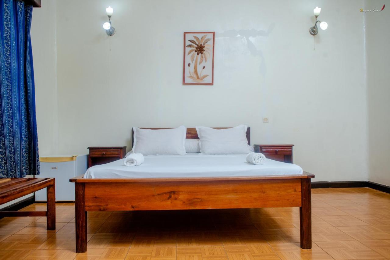Lotus Hotel Antsiranana Екстериор снимка