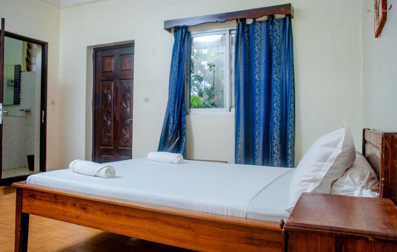 Lotus Hotel Antsiranana Екстериор снимка