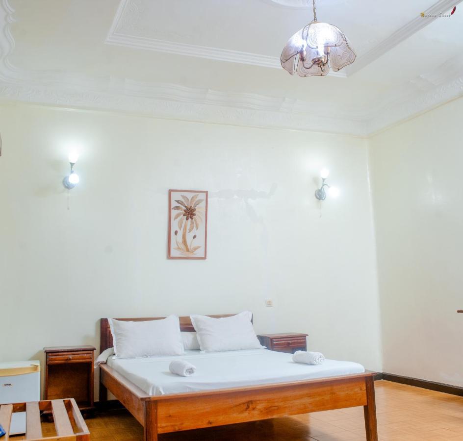Lotus Hotel Antsiranana Екстериор снимка