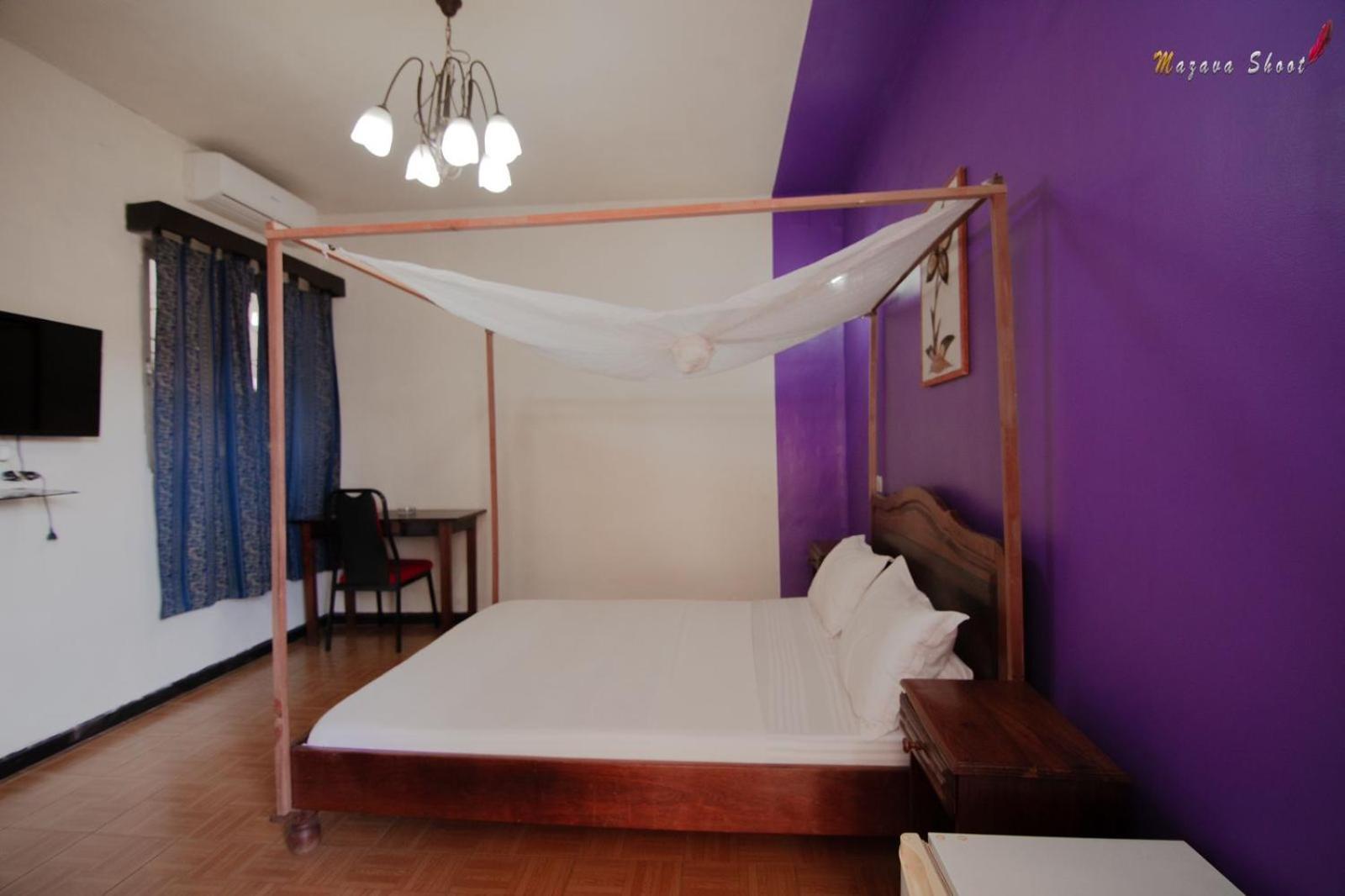 Lotus Hotel Antsiranana Екстериор снимка