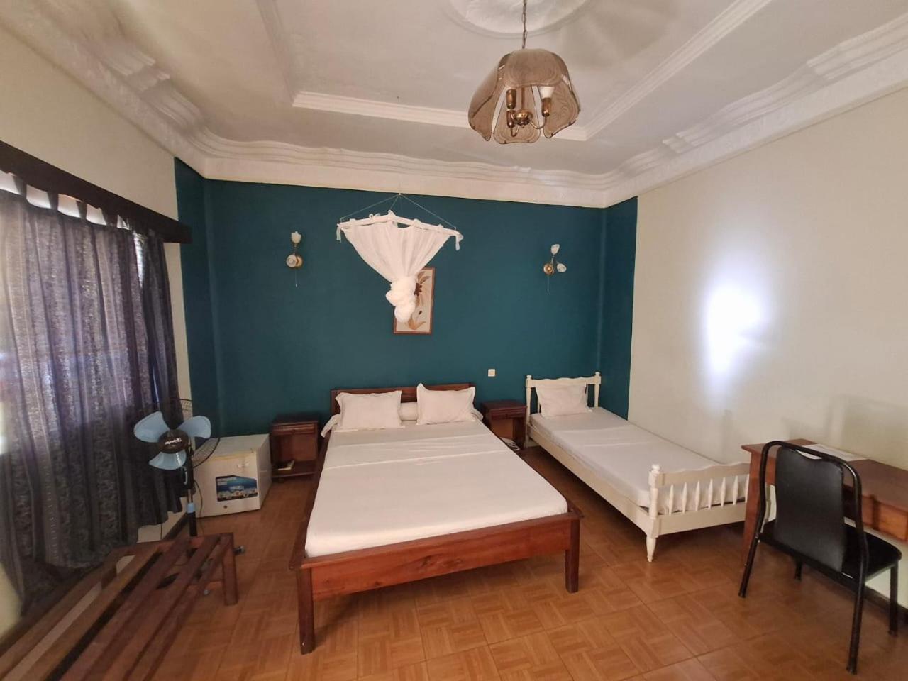 Lotus Hotel Antsiranana Екстериор снимка