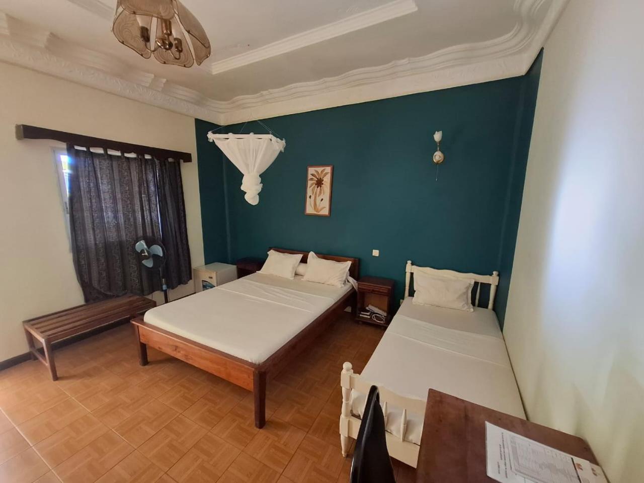 Lotus Hotel Antsiranana Екстериор снимка